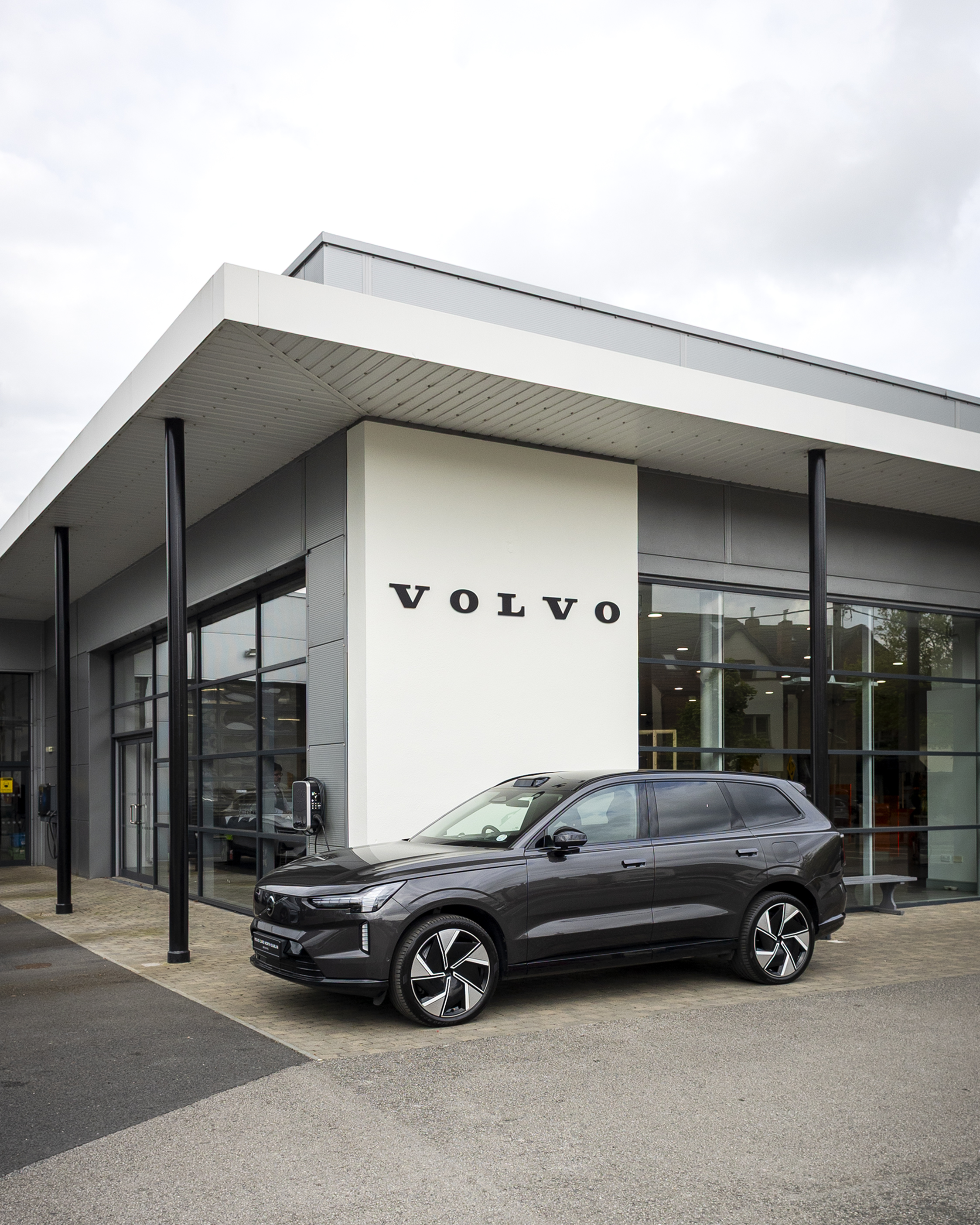 BRADYS - VOLVO CARS NORTH DUBLIN