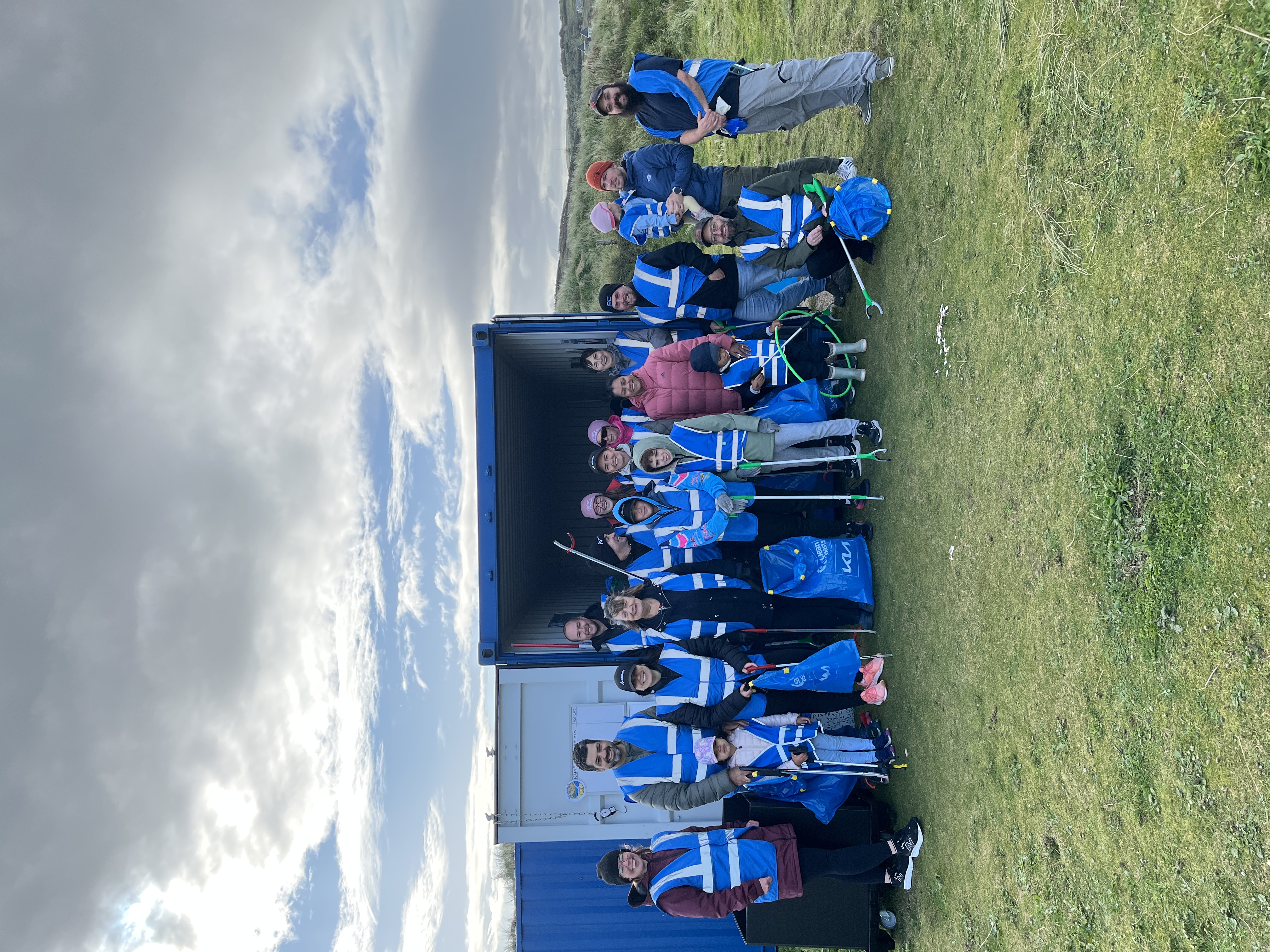 iMotors and Portnoo Market Garden Volunteer at Big Beach Clean 2025
