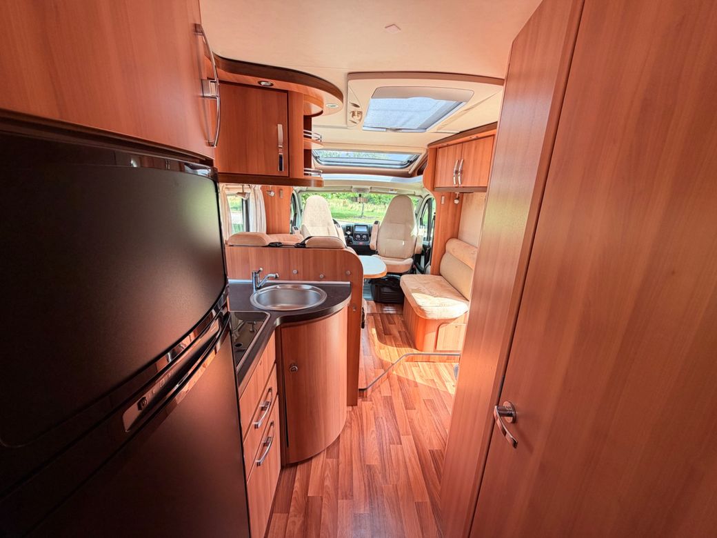 2013 HYMER  T614 CL L.H.D MANUAL 