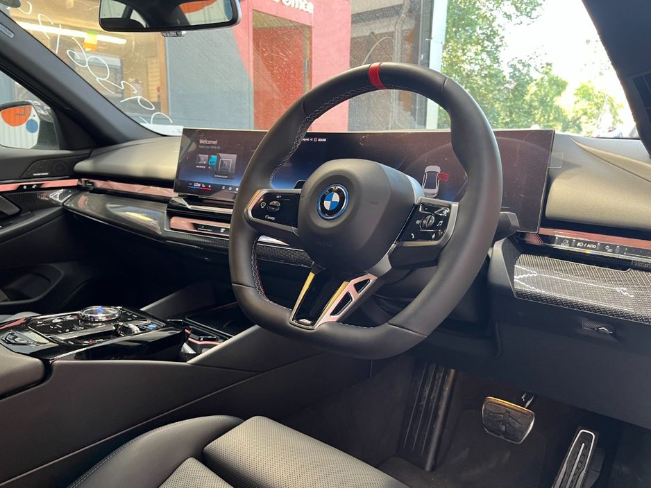 2024 BMW i5
