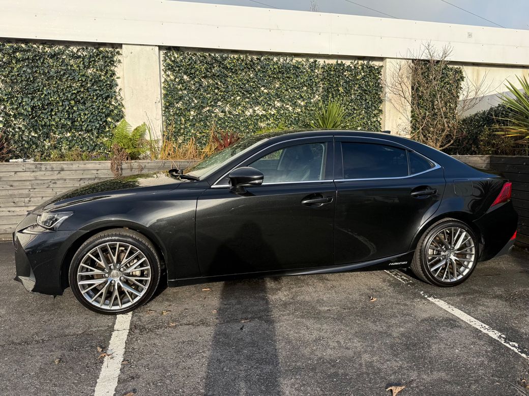 2018 Lexus IS 300h