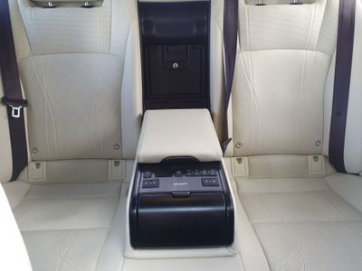 2019 Lexus ES 300h