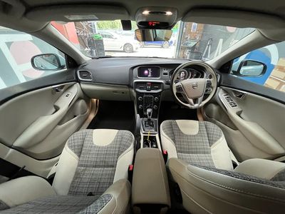 2019 Volvo V40