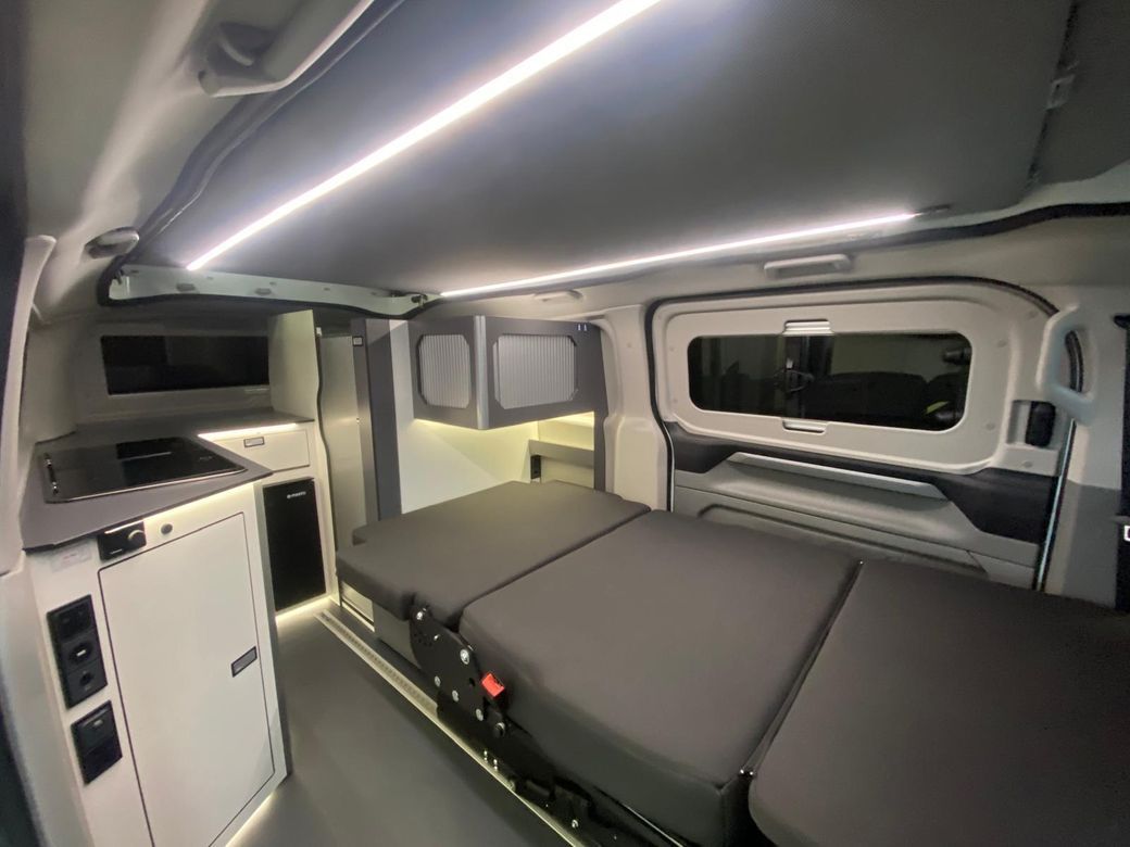 2025 Ford Tourneo Custom