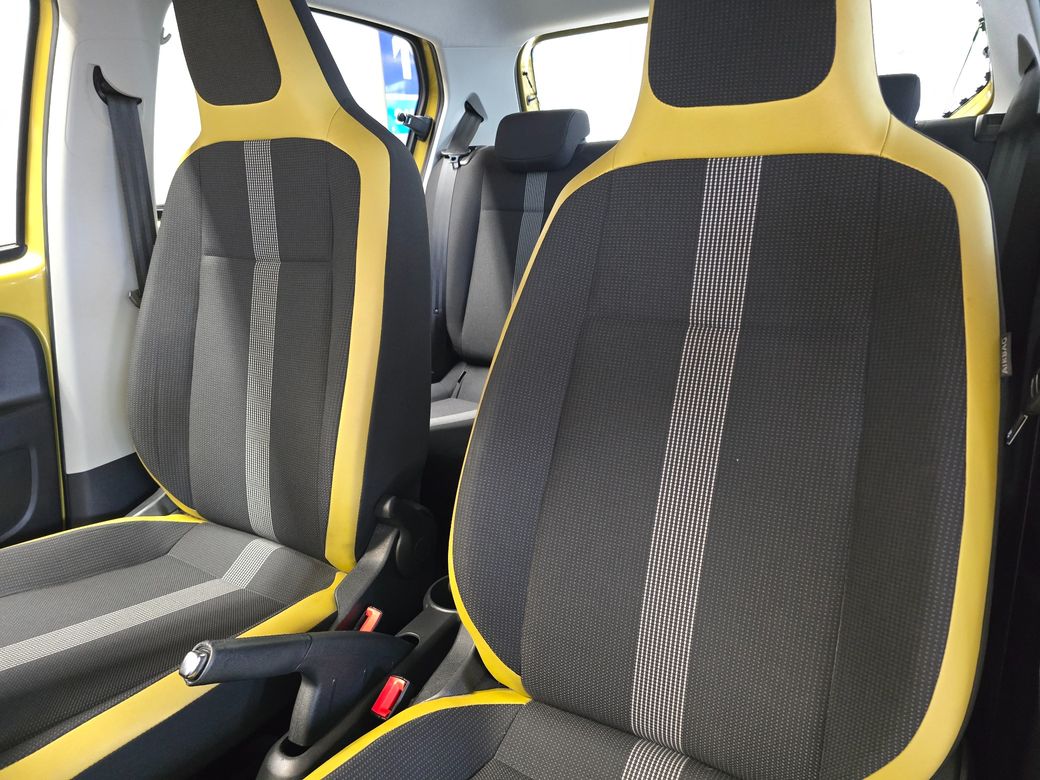2017 Volkswagen up!
