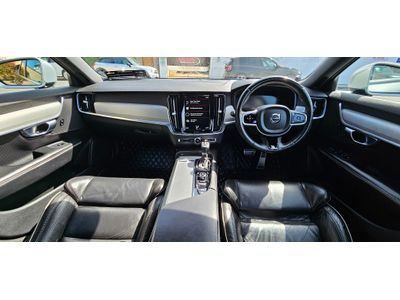 2017 Volvo S90