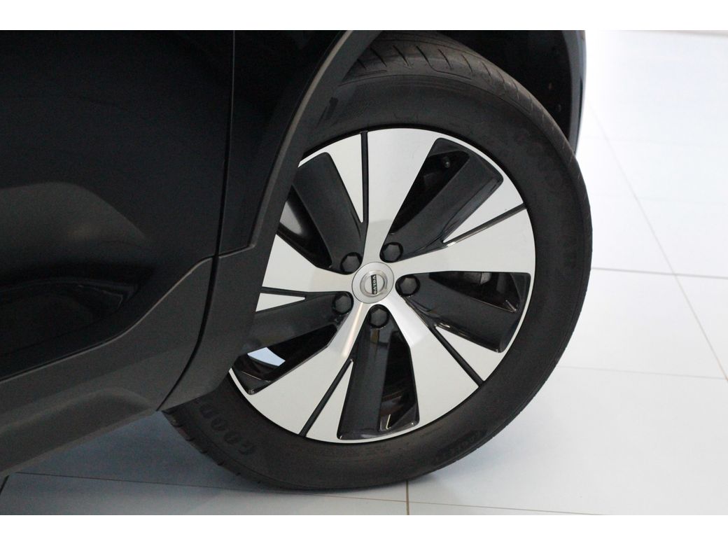 2022 Volvo XC40