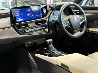 2024 Lexus ES 300h