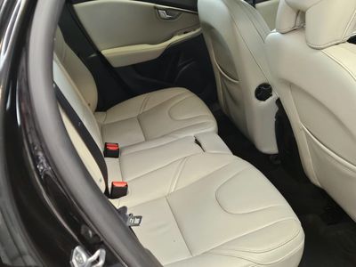 2016 Volvo V40