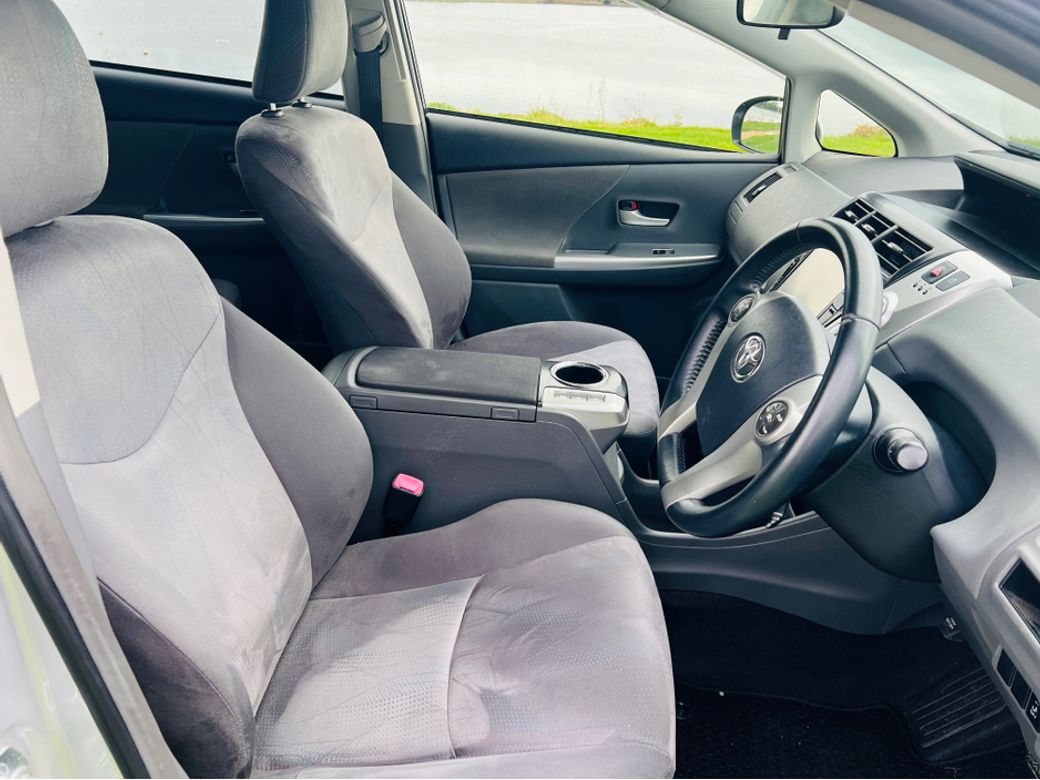 2014 Toyota Prius Alpha