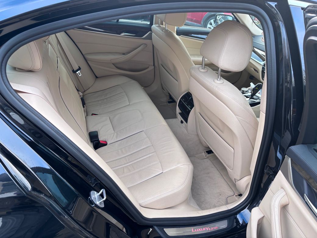 2017 BMW 523