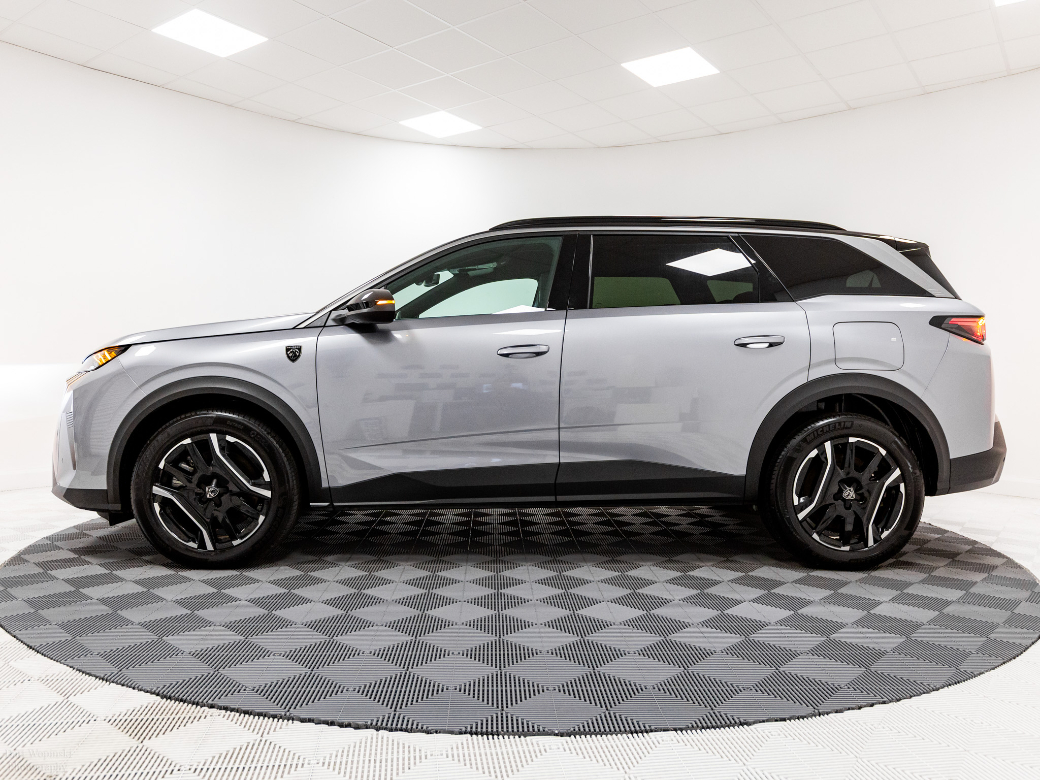 2025 Peugeot 5008