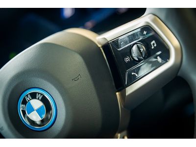 2025 BMW i5