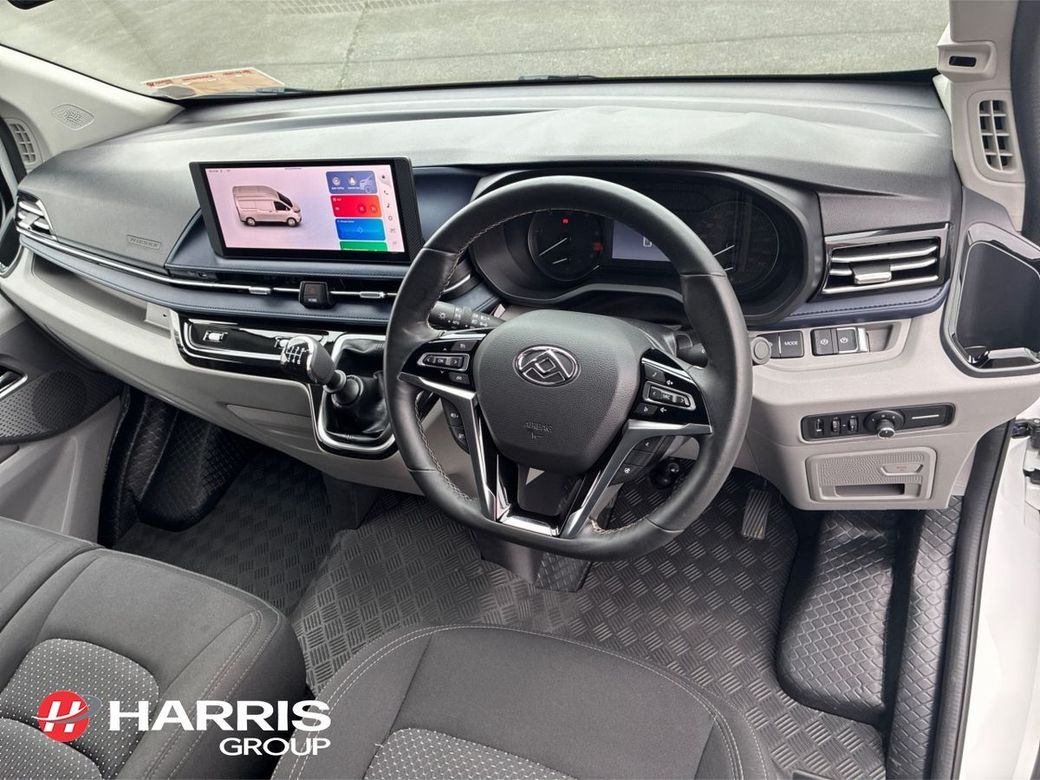 2025 White Maxus Deliver 7