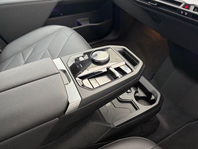 2025 BMW iX