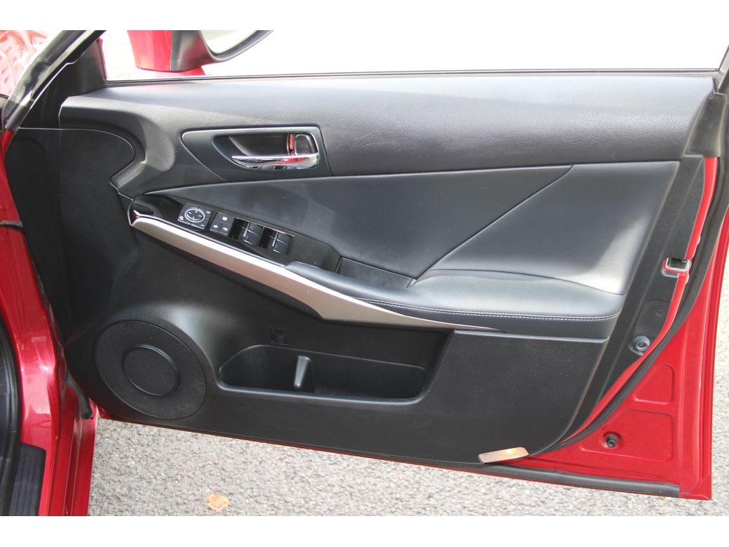 2015 Lexus IS 300h