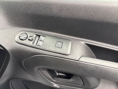 2024 Peugeot Partner