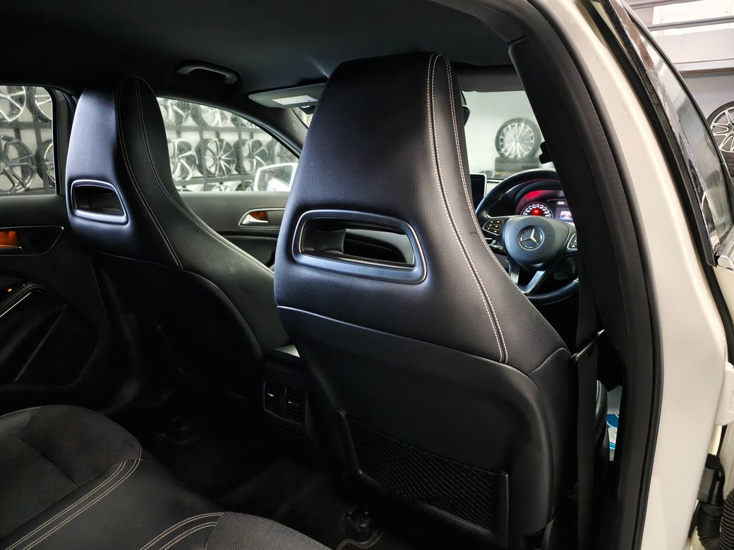 2016 Mercedes-Benz A 180