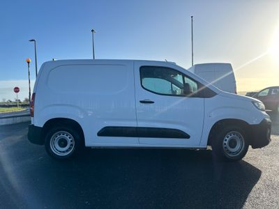 2025 Peugeot Partner