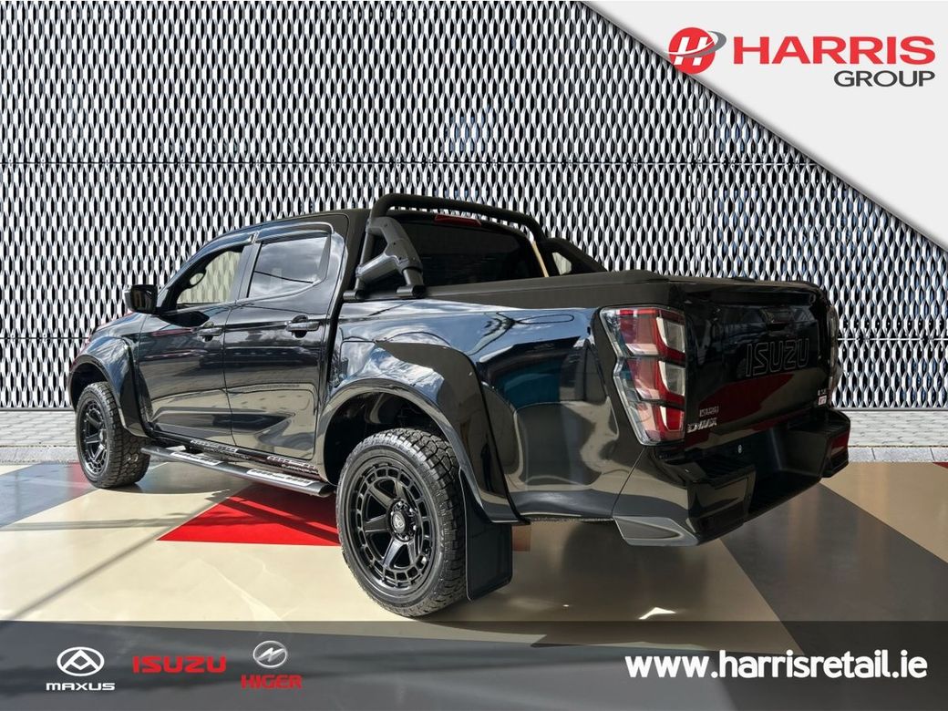 2026 Black Isuzu D-MAX