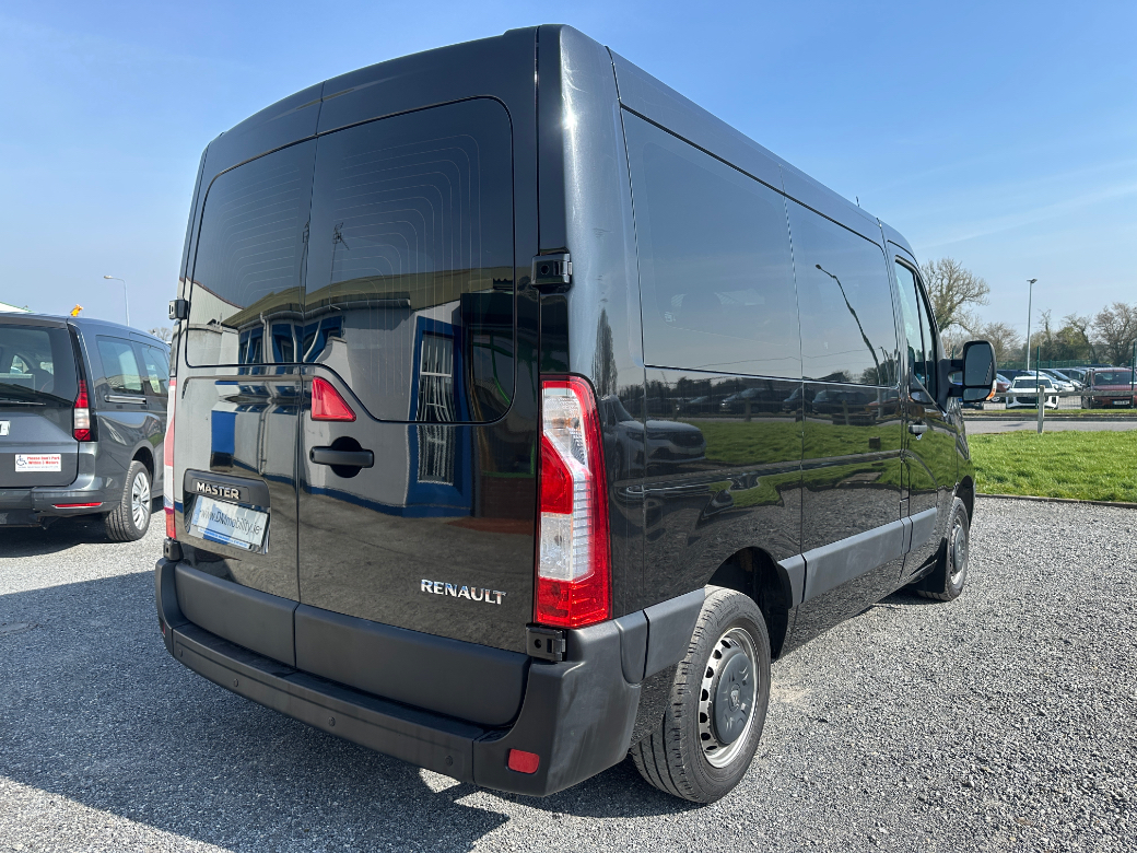 2022 Renault Master