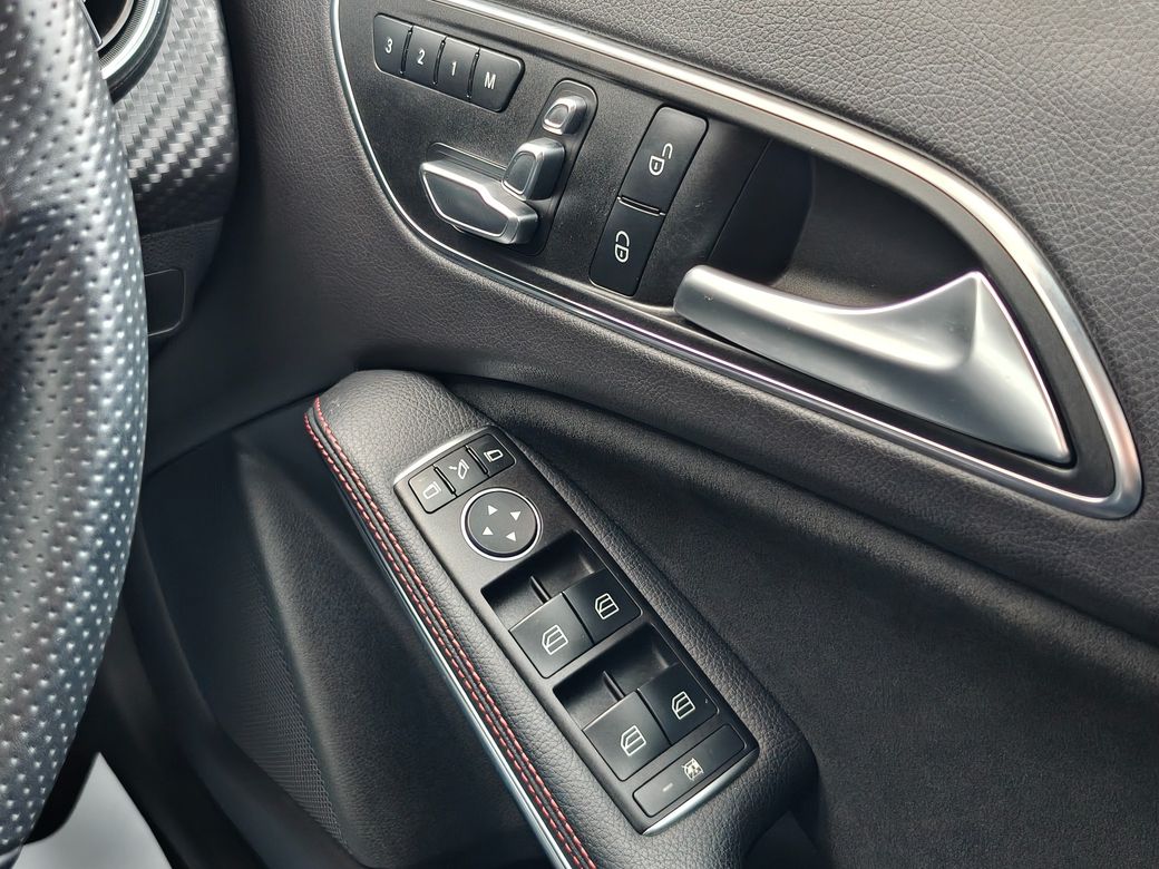 2017 Mercedes-Benz A 180