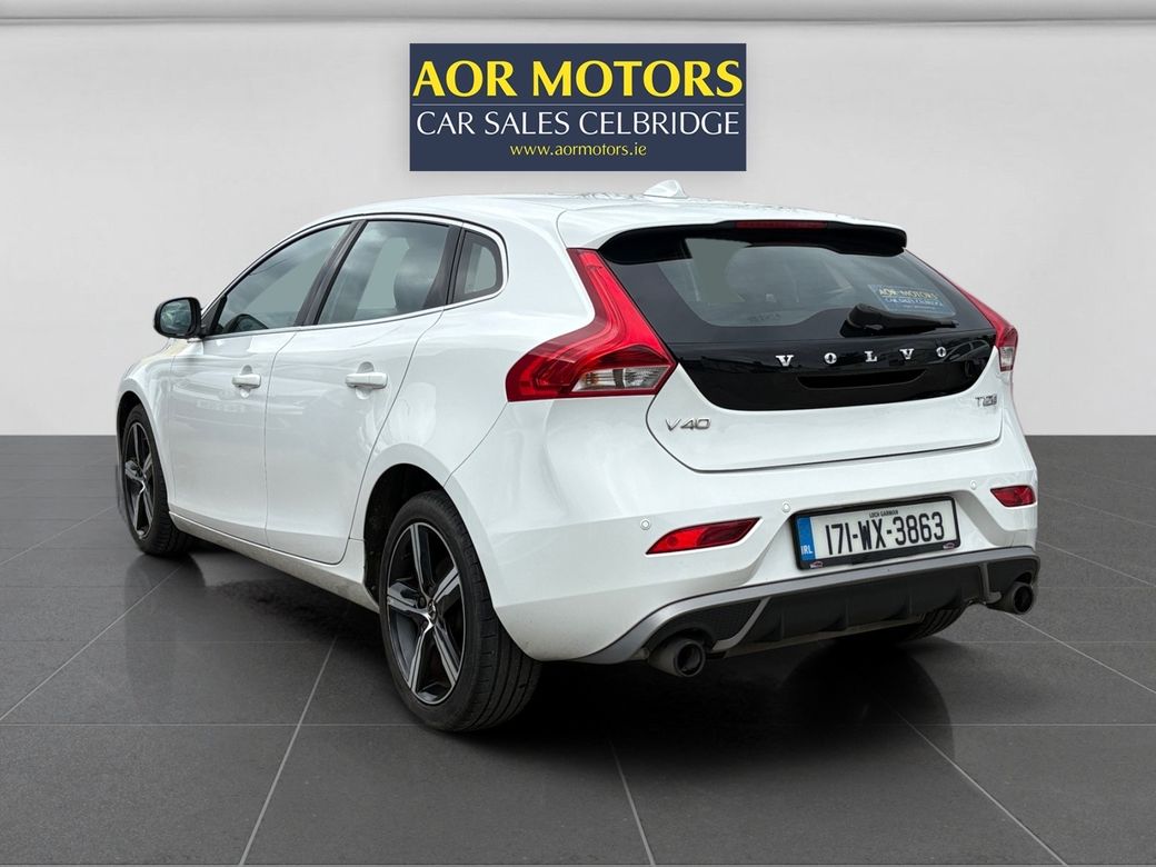 2017 Volvo V40