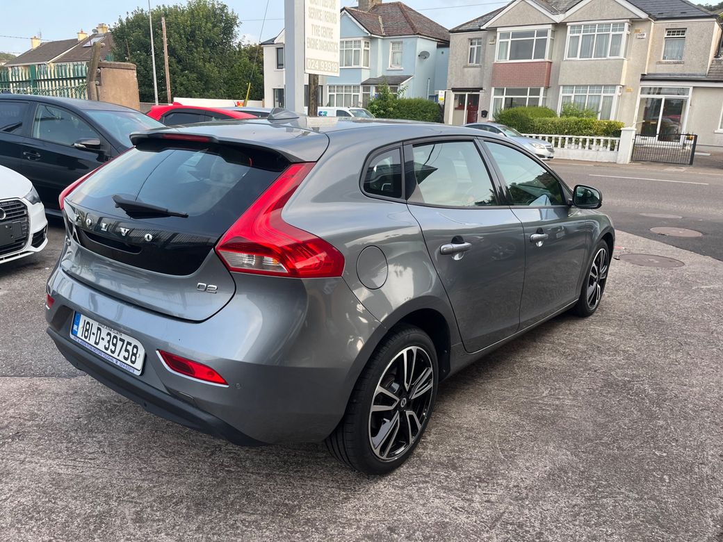 2018 Volvo V40