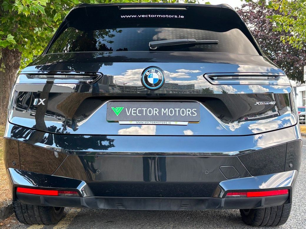 2023 BMW iX