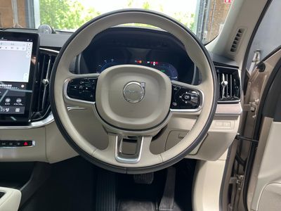 2025 Volvo XC90