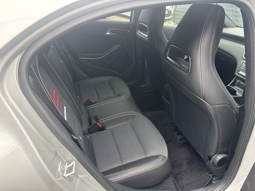 2017 Mercedes-Benz A 180