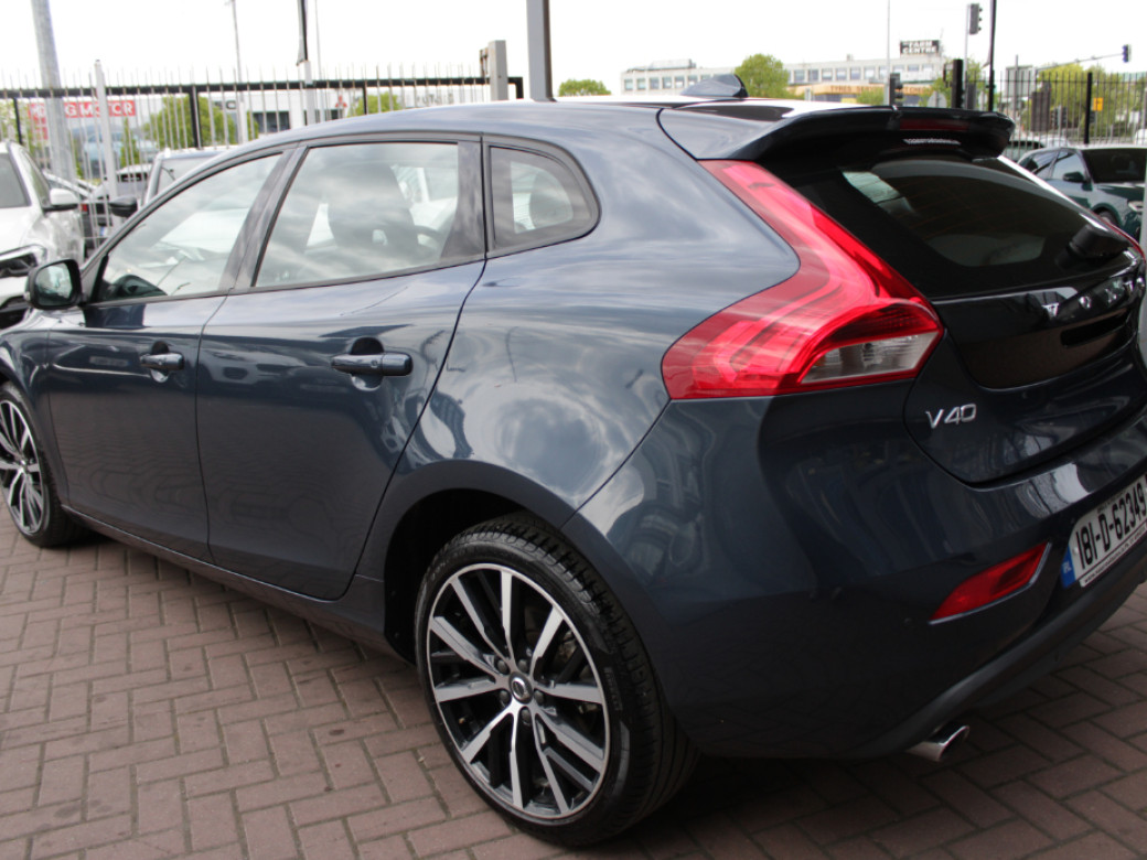 2018 Volvo V40