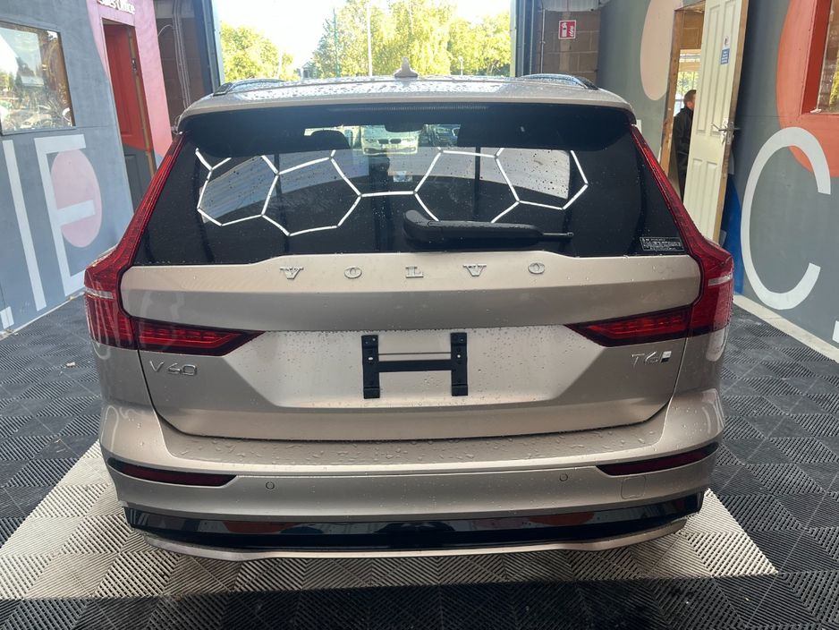 2025 Volvo V60