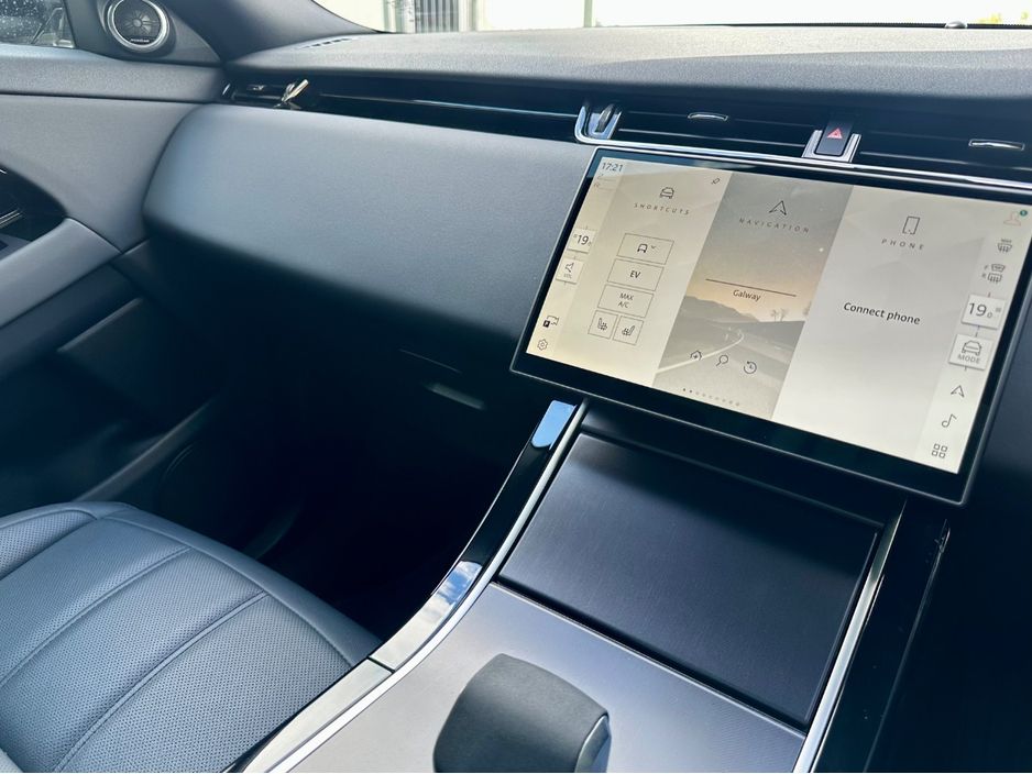 2025 Land Rover Range Rover Evoque