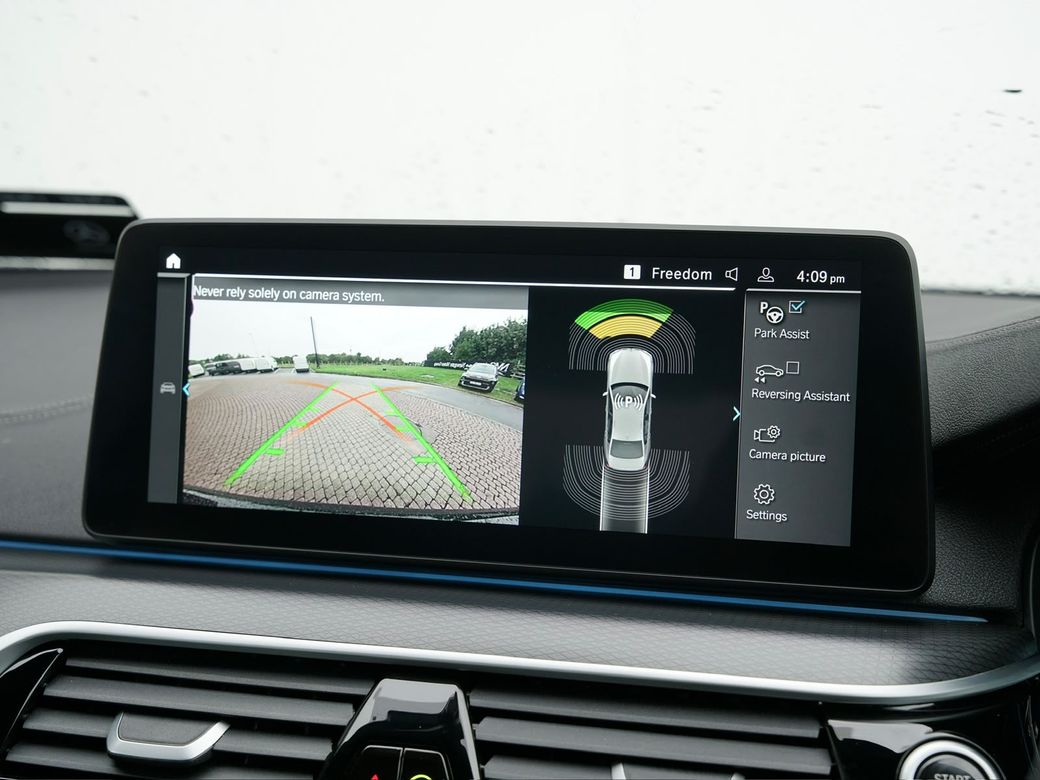 2022 BMW 530