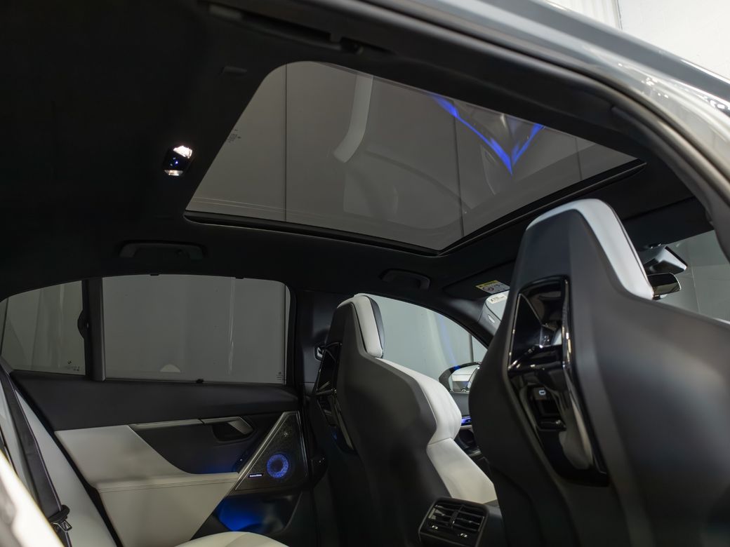 2025 BMW M5
