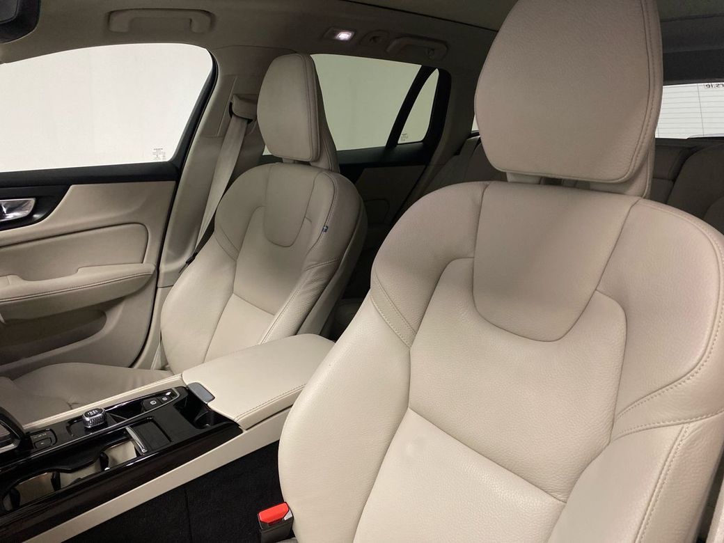 2023 Volvo V60