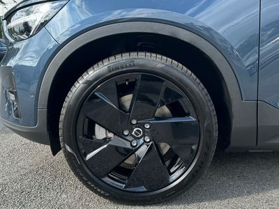 2026 Volvo EX40