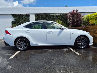 2015 Lexus IS 300h