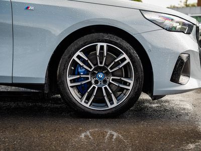2024 BMW i5
