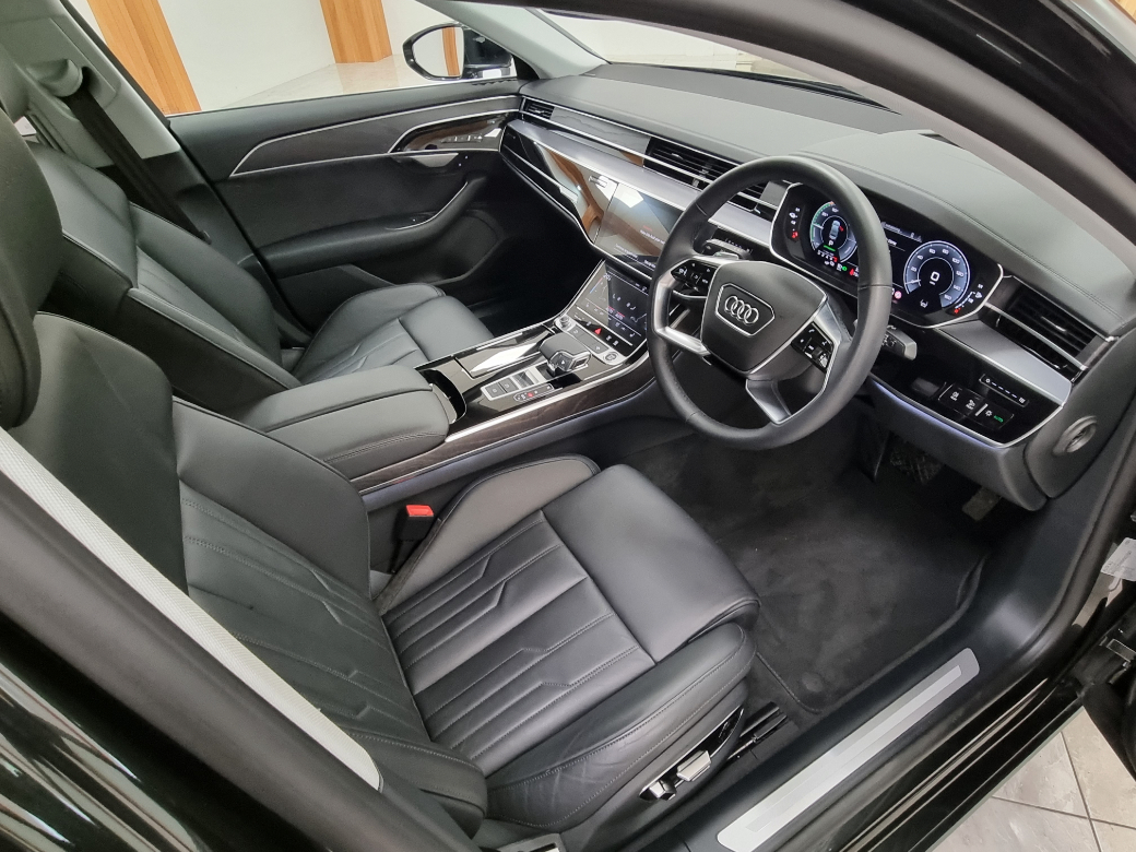 2022 Audi A8