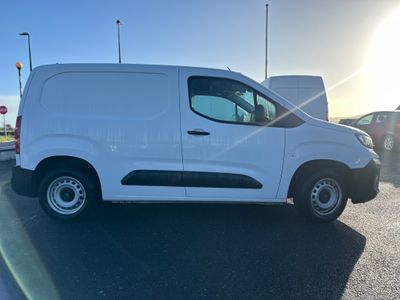 2025 Peugeot Partner