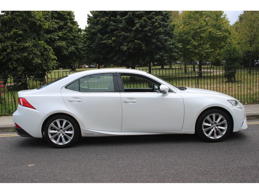 2015 Lexus IS 300h