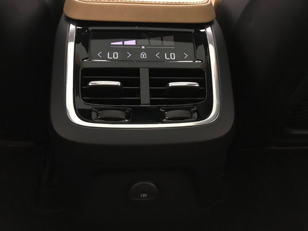 2022 Volvo XC90