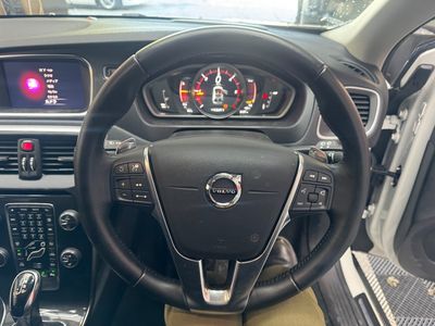2019 Volvo V40