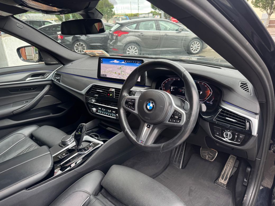 2023 BMW 520