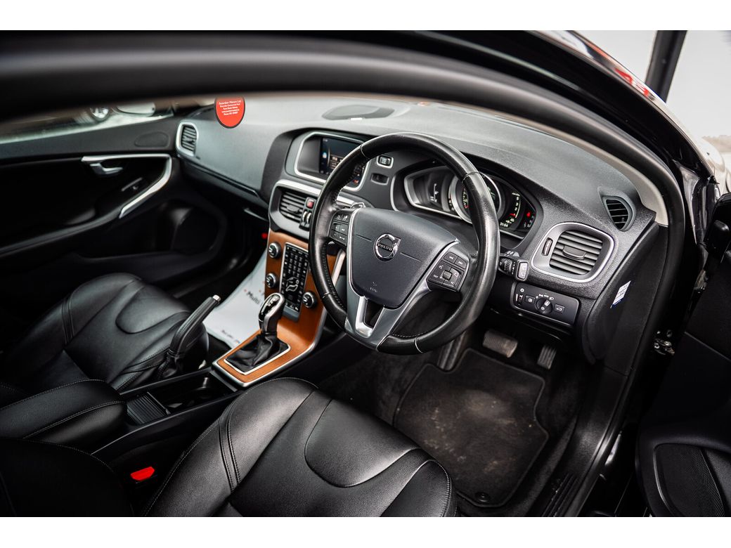 2018 Volvo V40