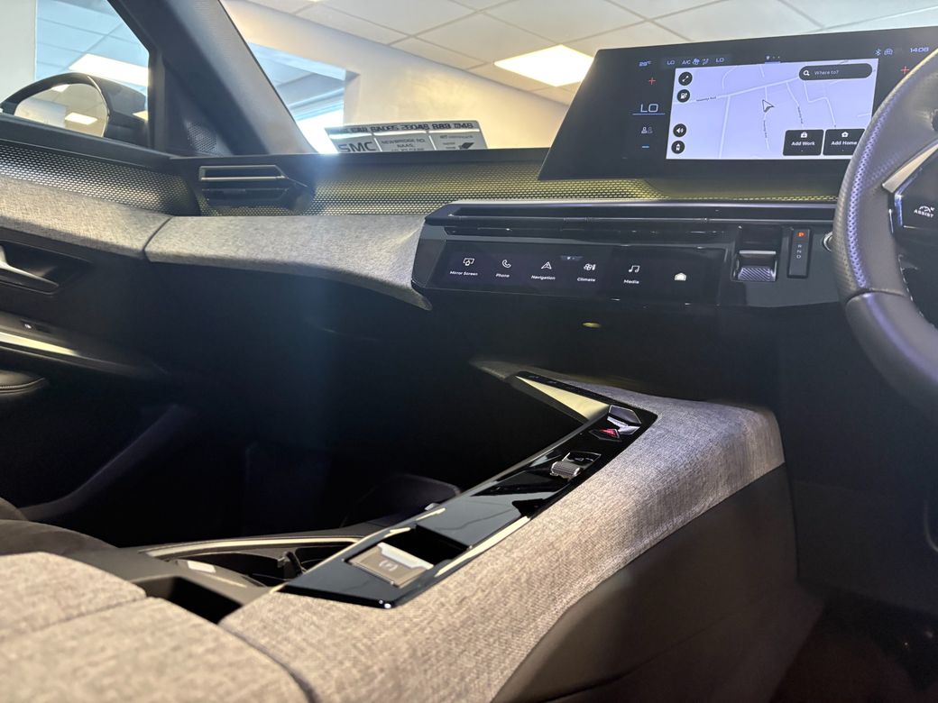 2025 Peugeot 5008