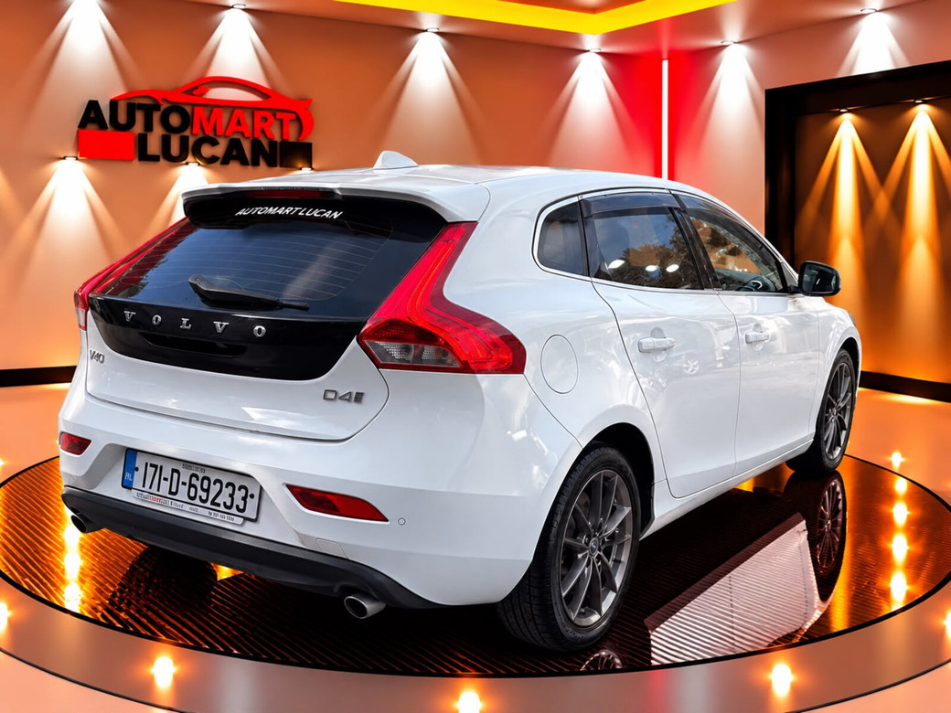 2017 Volvo V40
