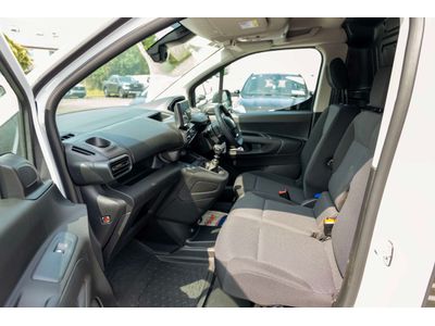 2025 Peugeot Partner